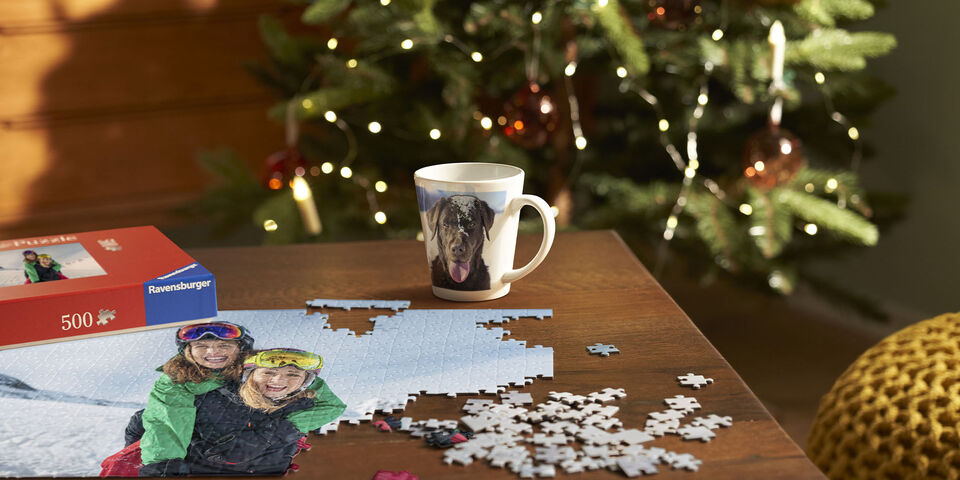 Personalised winter photo mugs and star cookies